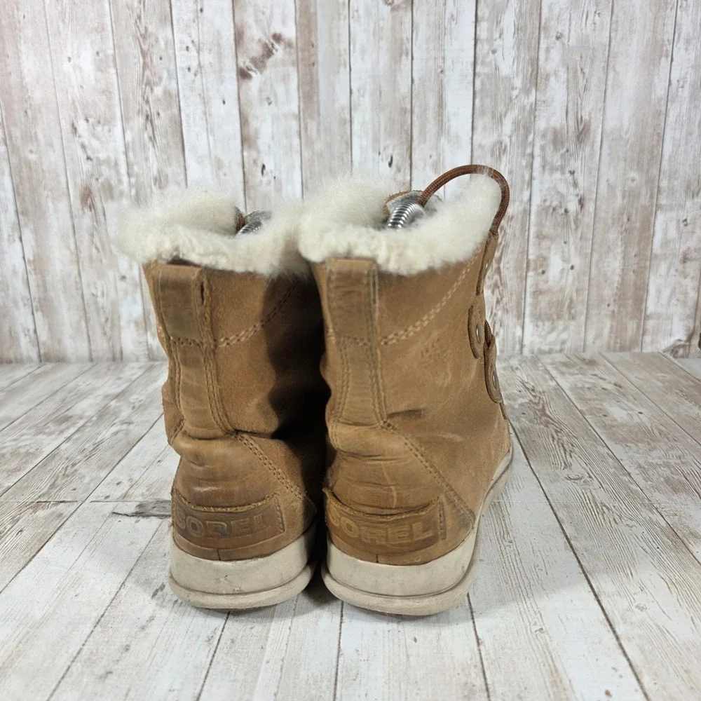 Sorel snuggle into